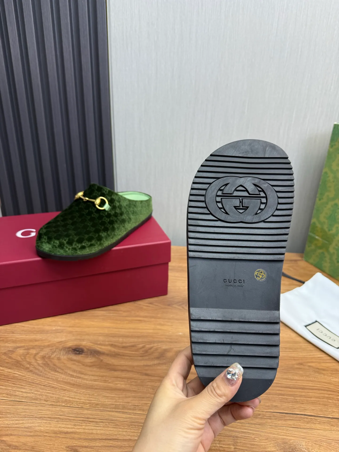 Men's men's shoes💰Pili 420💰Maoli 460💰 ＧＵＣＣＩGucci. Popular couple slippers hot sale🩷💚 🩴Official website one to one production 35-45 size 45 46 🉑️Customized!